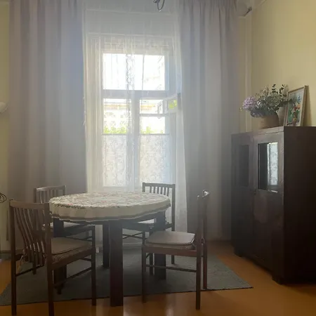 Veksin Old Town & Promenade Apartment, דירה הפסלאו